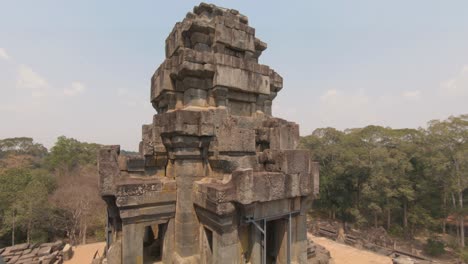 Monumental-temple-ruins-of-Angkor-Wat-complex,-Cambodia