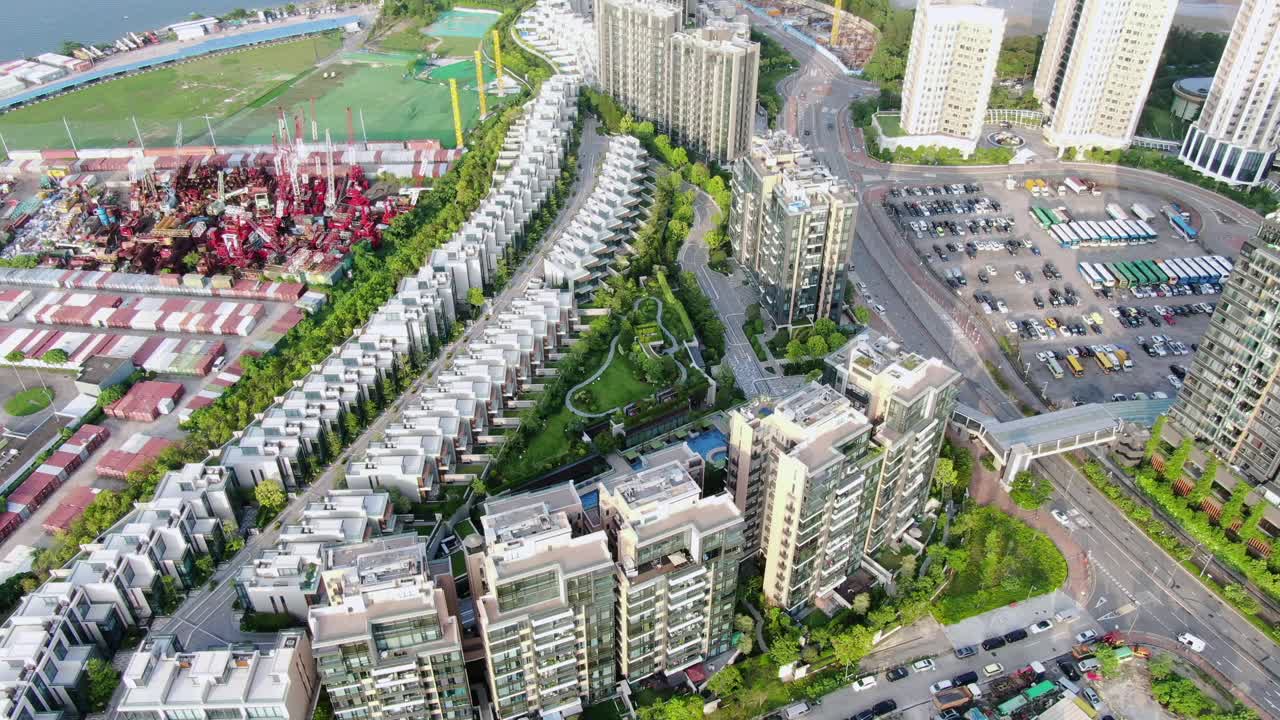 현대적인 주거 단지가 있는 홍콩 우카이샤 지역의 조감도