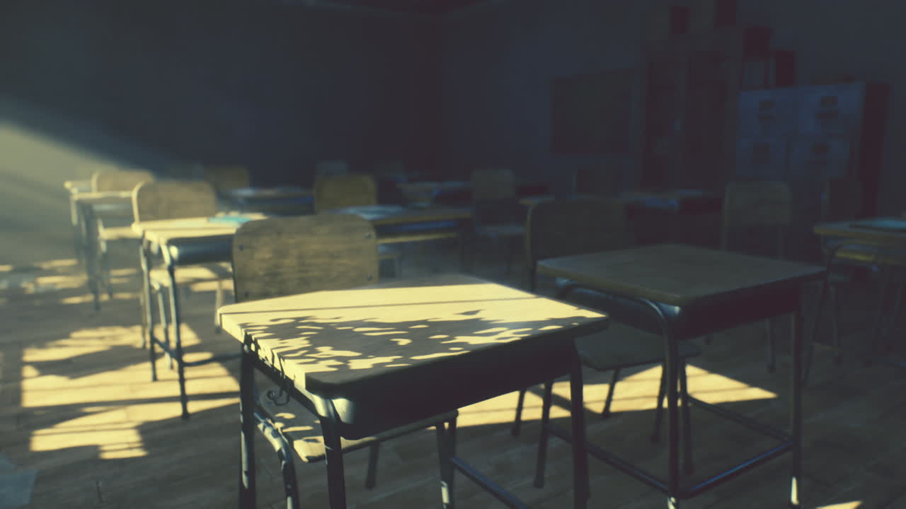 빛이 창문으로 아오르는  빈 교실