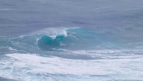 huge wave breaking in slow motion