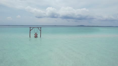 Paisaje-De-Paisaje-Tropical-De-Verano-Con-Playa-De-Arena-Y-Mirador