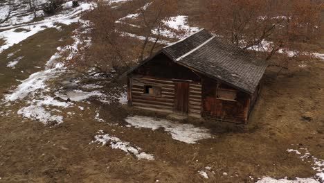 weathered by time: exploring the secrets of an abandoned little house in british columbia