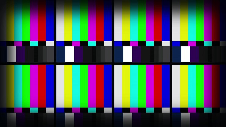 Effetto glitch digitale su monoscopio televisivo