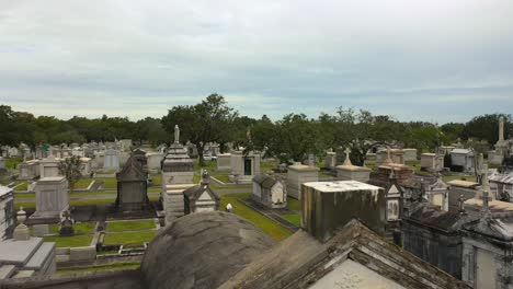 vista aérea del antiguo cementerio metairie en nueva orleans