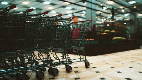 covid-19-epidemic-and-empty-supermarket