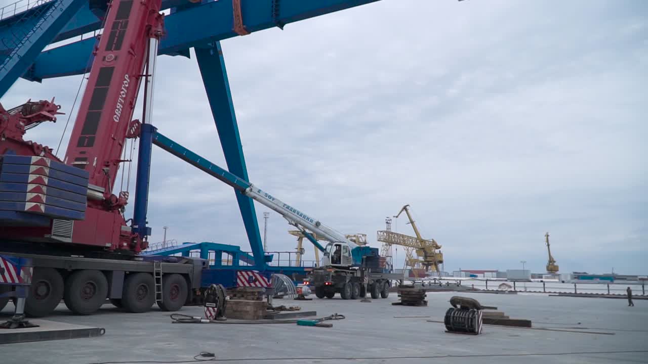 Gantry Crane Lifting Operation