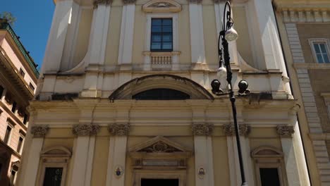 Fachada-De-La-Basílica-De-San-Apolinar-En-Las-Termas-De-Nero-Por-Ferdinando-Fuga-En-Piazza-Di-Sant&#39;apollinare,-Roma,-Italia