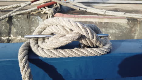 static capture of ropes tied to the boat