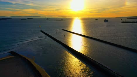 Seal-Beach-Jettys-Buntes-Schwenken-Bei-Sonnenuntergang-Erschossen