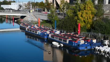 Canal-Boats-near-to-Westfield,-Stratford,-London,-United-Kingdom