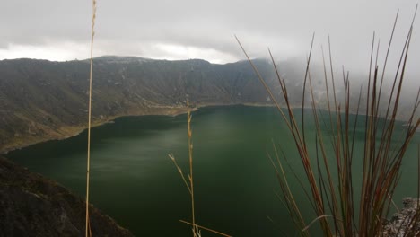 Quilotoa-volcano-lake,-Ecuador