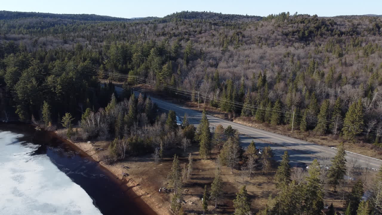 establecer lago congelado y carretera