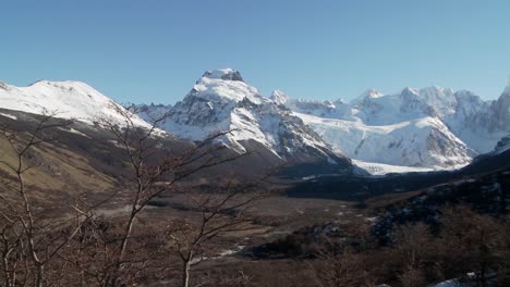 Pan-across-to-the-remarkable-montaña-range-of-Fitzroy-in-Patagonia-Argentina-at-dusk