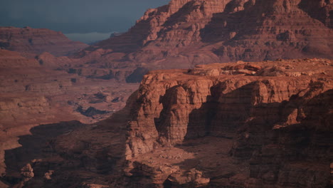 Grand-Canyon-In-Arizona-An-Einem-Sonnigen-Tag