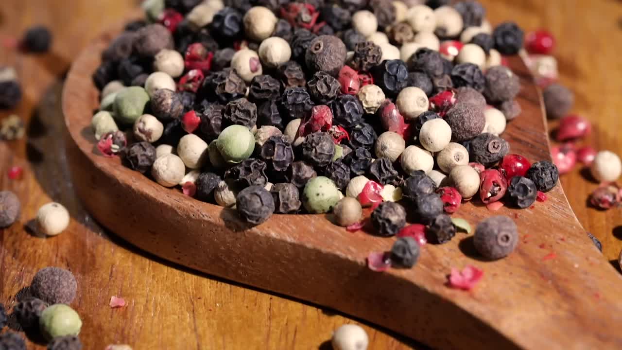 Mixed peppercorns. Dry mix peppercorns close up