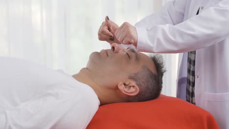 en la terapia del paciente. terapia de bioenergía.