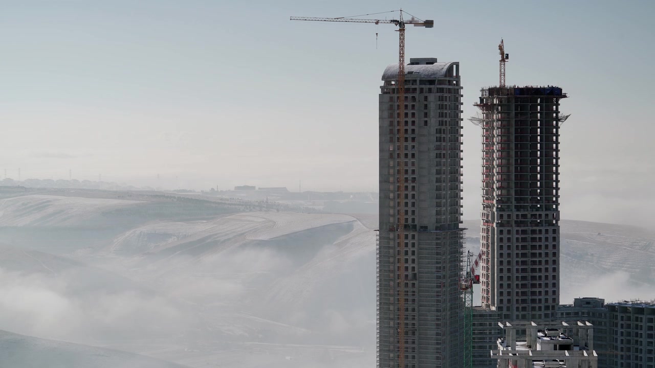 Obra de construcción de dos rascacielos sobre las nubes