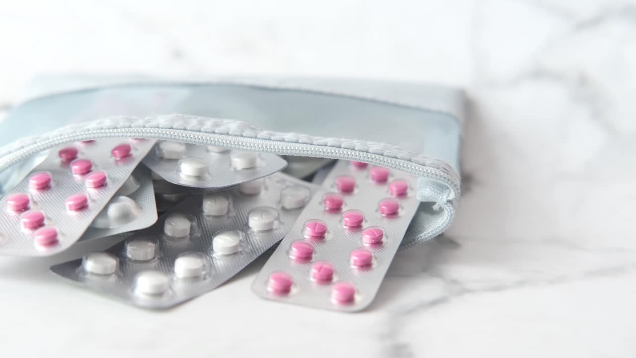 약물 조직기와 블리스터 패키지