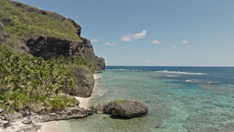 Boats-anchored-at-Playa-Fronton-beach,-Samana-in-Dominican-Republic