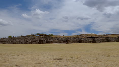 Pan-shot-of-the-ruins-of-Sacsayhuaman,-Cusco,-Peru