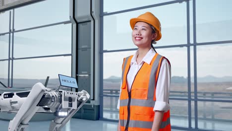 ingeniera y robot industrial