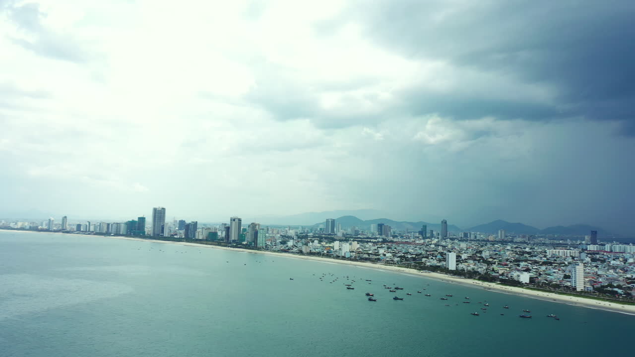 조금씩, 사람은 멀리 여행합니다.