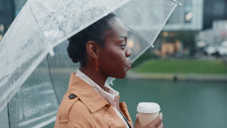 Black-woman,-walking-in-city-with-coffee