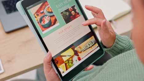 tablet, hands and screen, food