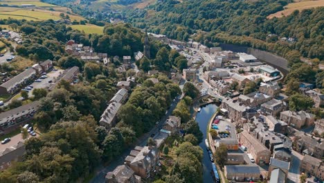 imágenes aéreas de todmorden, una pequeña ciudad comercial con una gran historia industrial