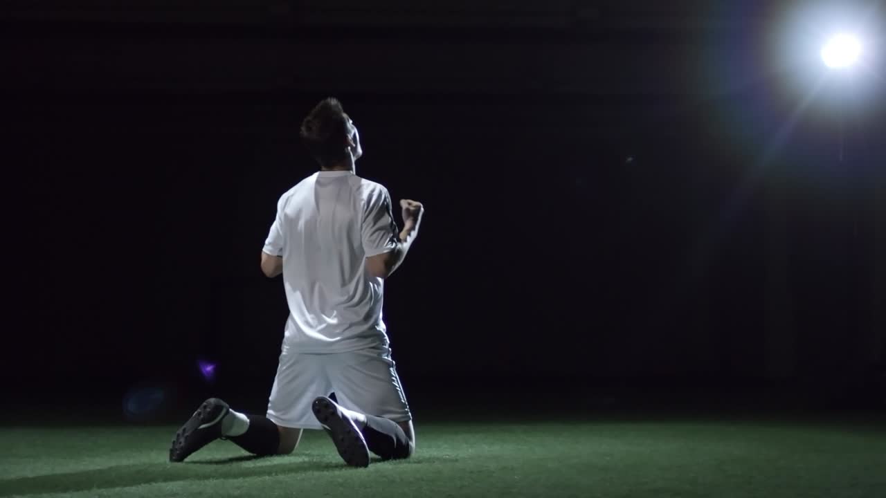 골을 축하하는 축구 선수