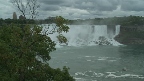 pan ancho a las cataratas americanas en niagara nueva york