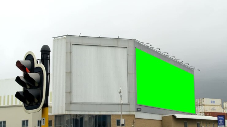Maxischermo LED in strada cittadina 4k