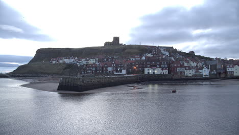 whitby, north york moors, amanecer en el puerto, barcos - 4k prores 422hq, bmpcc clip 4