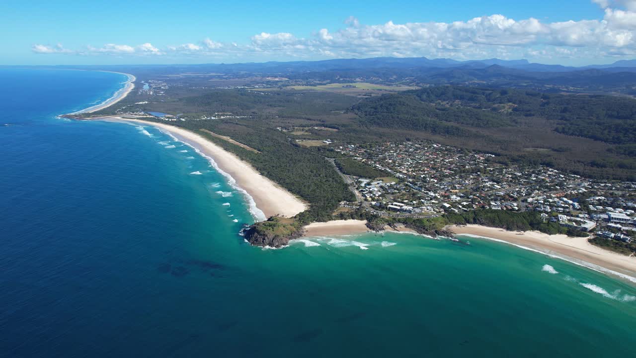 카바리타 해변 (cabarita beach) 은 오스트레일리아 남서부 북부 리버스 지역의 산호해 연안에 있는 해변이다.