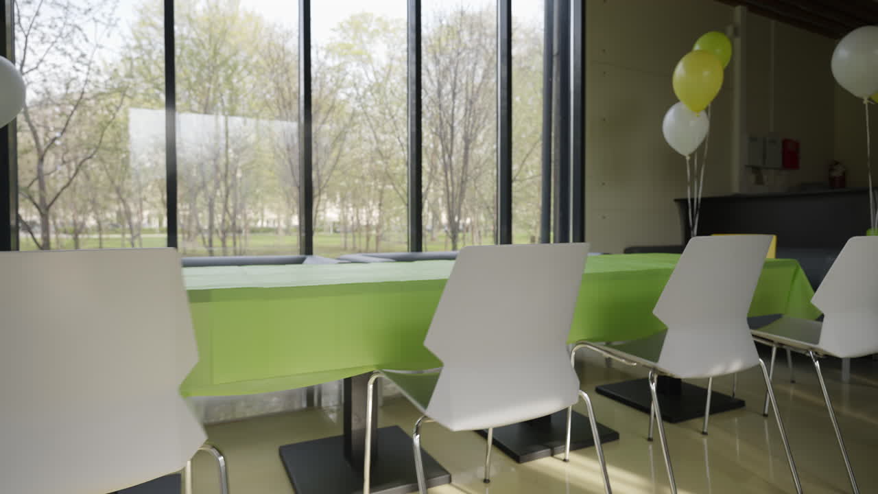 파티 를 위해 마련 된 빈 방