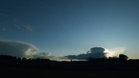 nube de tormenta distante timelapse cumulonimbus mammatus