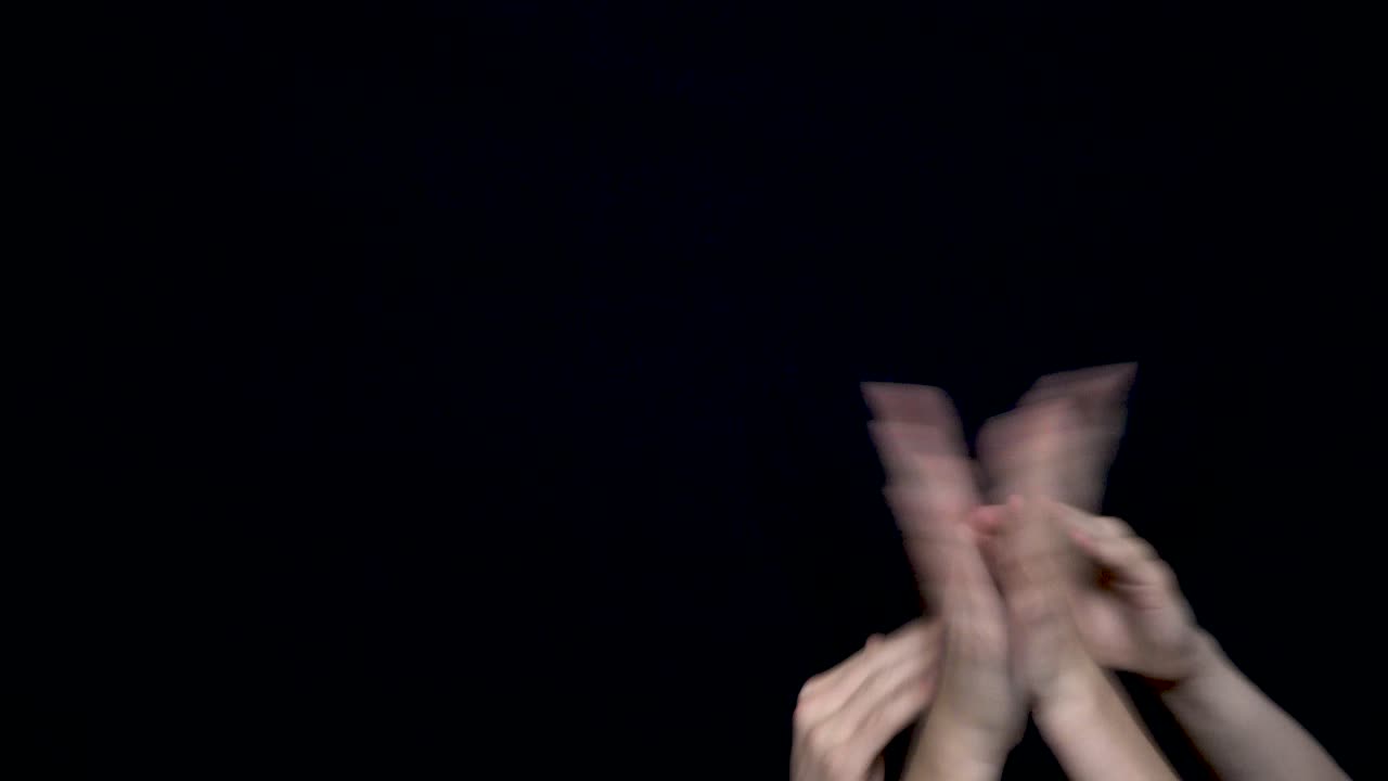 las manos aplaudiendo