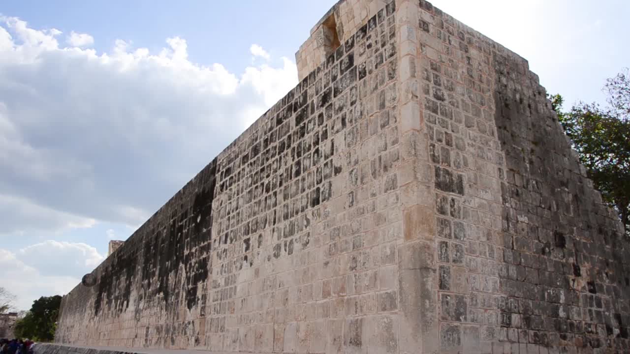chichen itza 고고학 유적지의 그레이트 볼 코트
