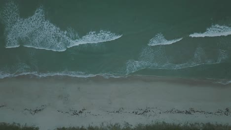 Video-Aereo-De-Olas-En-Una-Playa-De-Florida