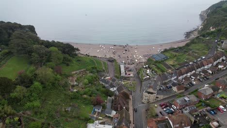 Bier-Fischerdorf-Und-Strand-Devon-England-Hohe-Drohne-Luftaufnahme