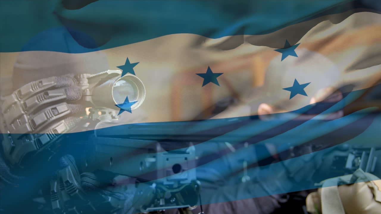 animación de la bandera de honduras sobre varios soldados varones con armas