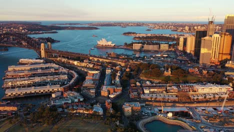 Sydney---Barangaroo-flug-Mit-Blick-über-Opernhaus-Und-Hafenbrücke