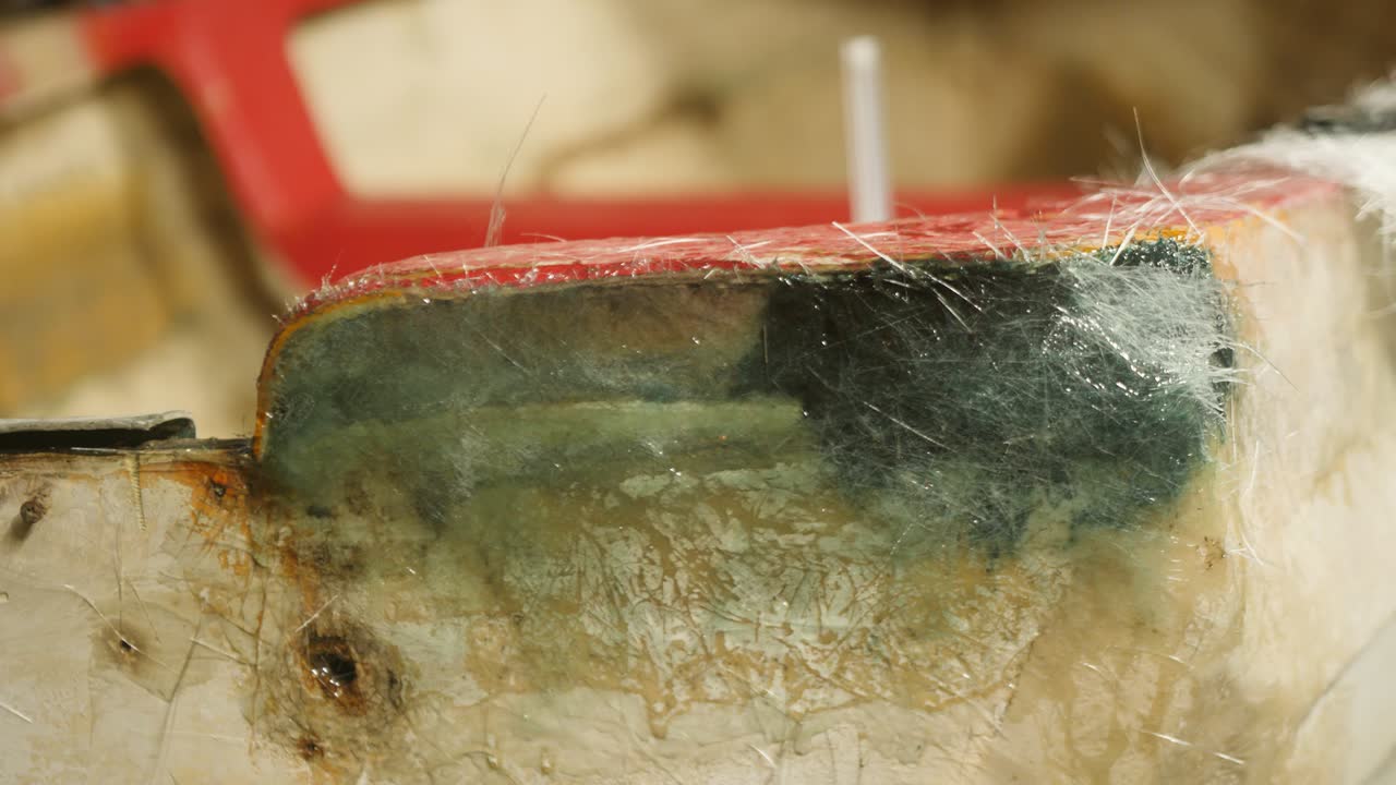 Aufbau eines Glasfaser-Reparatur-Bootshecks für ein Fischerboot