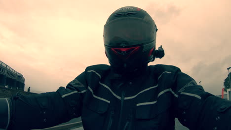 biker selfie video riding into dundee in scotland passing under the tay rail bridge