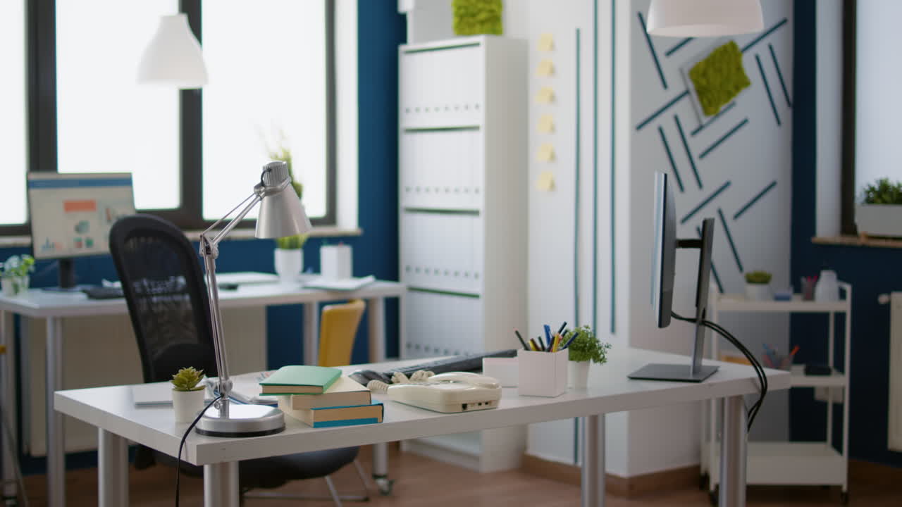 No people in startup office used for business development