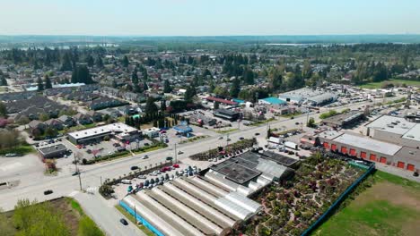 Centro-De-Jardinería-A-Lo-Largo-De-La-Autopista-Lougheed-En-Maple-Ridge,-Columbia-Británica,-Canadá