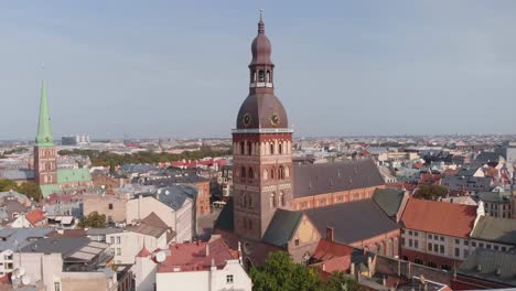 Luftdrohne,-Die-Vorwärts-In-Richtung-St-Fliegt