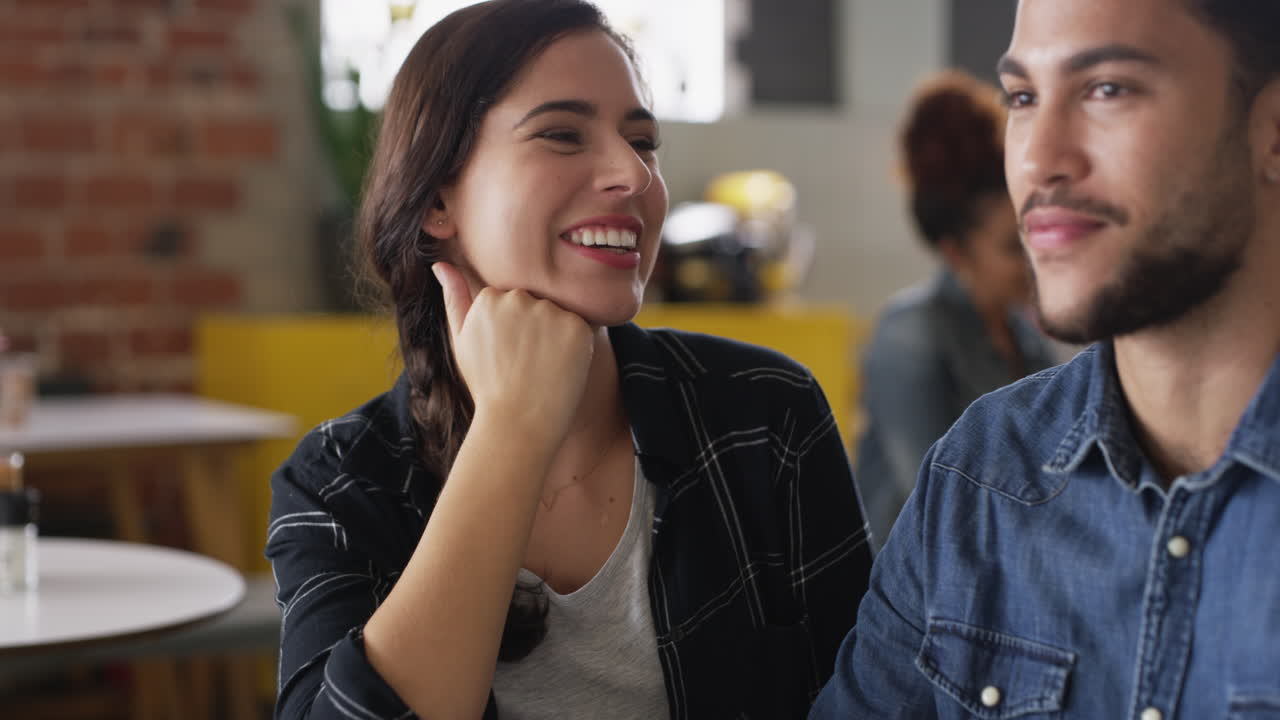 ci avviciniamo alla caffetteria