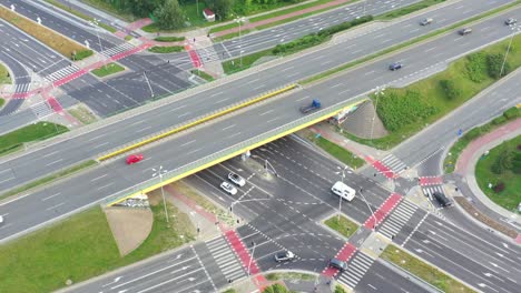 vista aérea del intercambio de carreteras. tráfico. concepto de transporte