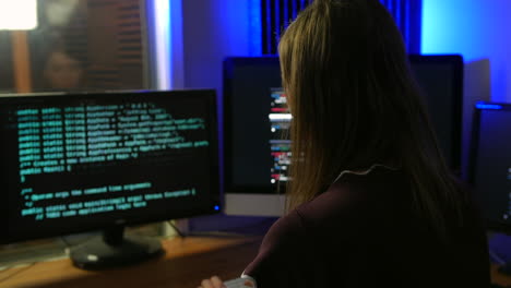 A-fast-computer-programmer-girl